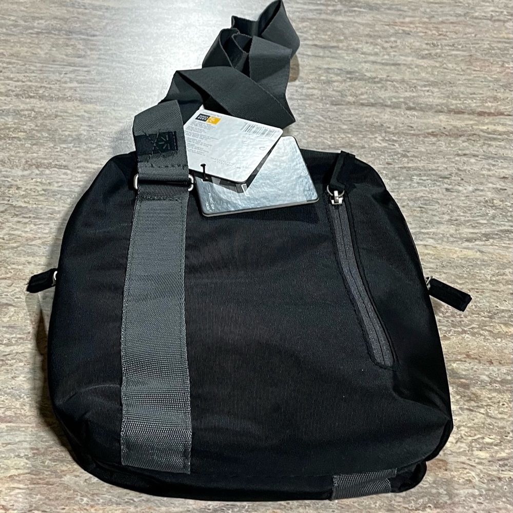 NWT Case Logic E Slides 7-10” portable PC